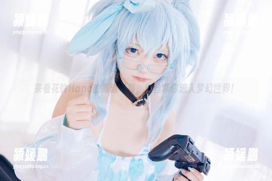 花铃Hana 来看花铃Hana的高清写真,白丝带你进入梦幻世界!
