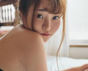 菠萝社 – 看！夏小秋秋秋的套装像是从时尚杂志里跳出来的，图片更新，别眨眼！