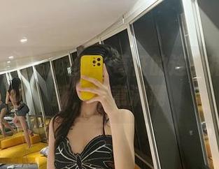 微密圈 – 捕捉瞬间：葛征的连衣裙美图更新，诗意满满