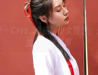 蜜桃社 – Cris_卓娅祺少女图包：光影间的无圣光秘事