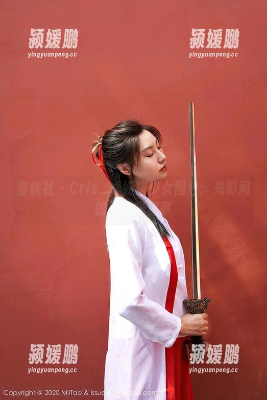 蜜桃社 - Cris_卓娅祺少女图包：光影间的无圣光秘事