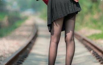 看看西瓜少女的JK学生服写真，福利真的是满天飞