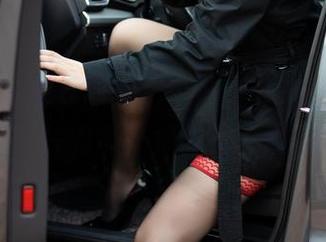 语画界 – 兔女郎甜心菜的捕梦网：翻页图片的每一秒都是心动