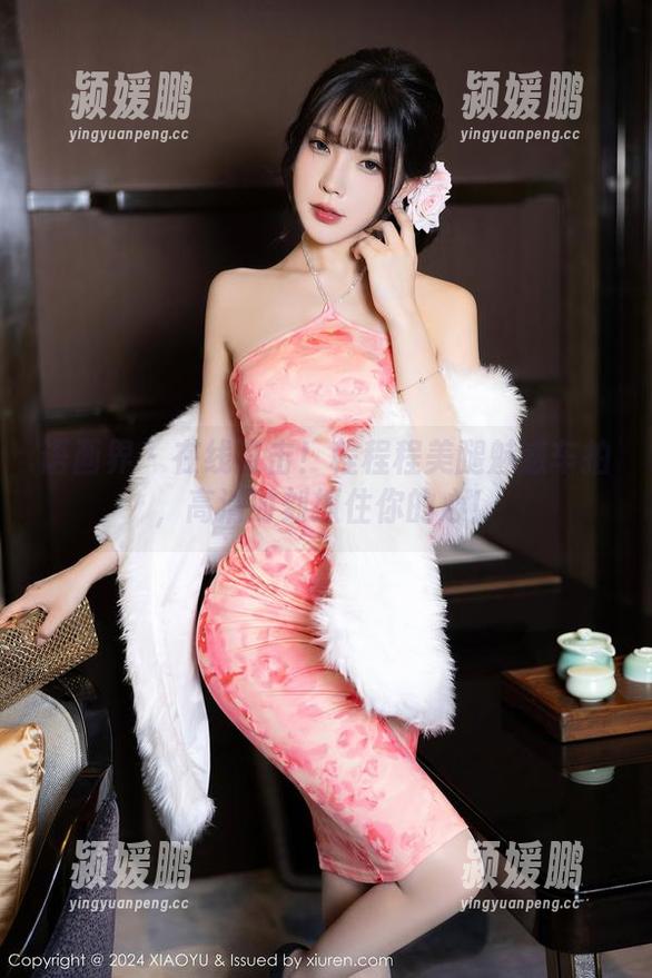 语画界 - 在线直击！程程程美腿魅惑车拍，高清时刻抓住你的心！