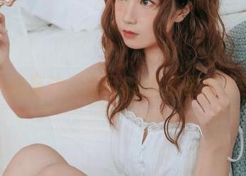 小护士的魔法：逐月Su作品里的光影游戏