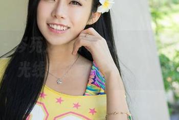 青豆客 – 岑苑之barbiebaby牛仔裤作品在线，光线打在身上，气氛好到爆！