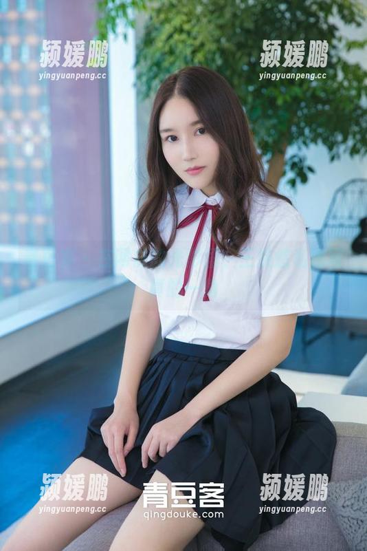 青豆客 - 在网袜的光影里，王婉悠私房写真的一角