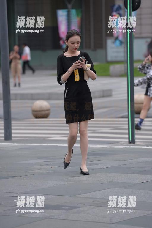 魔镜街拍 - 一览无遗，观看艾小青的超短裙肉丝，是种什么样的体验？