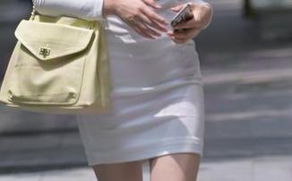 魔镜街拍合集：短裙小背心，图片中那些轻盈的夏日梦想！